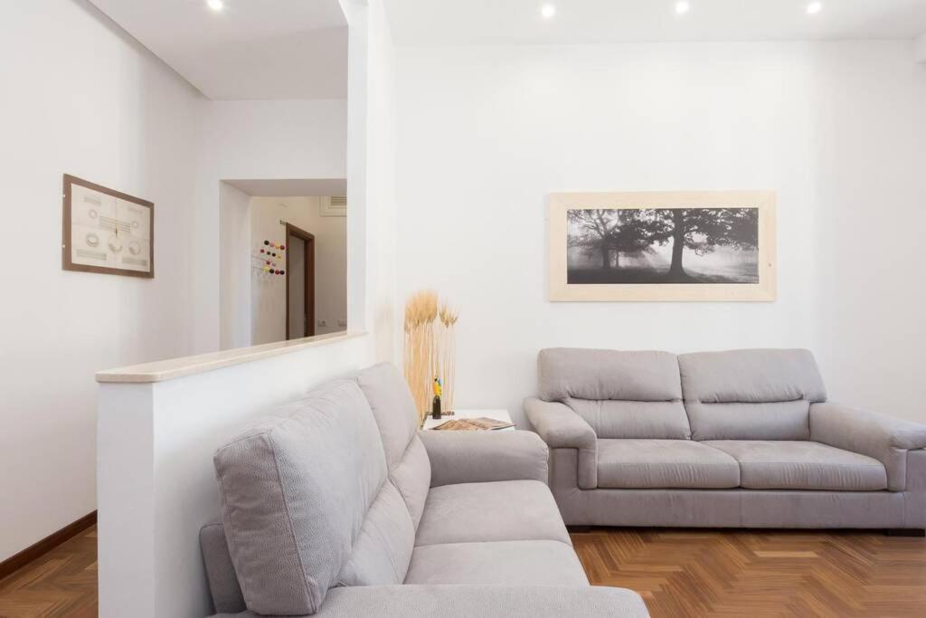 Popolo Elegant Two Bedroom Rome